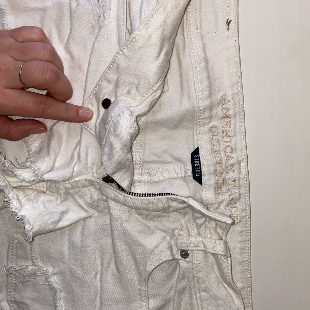 White American Eagle short shorts